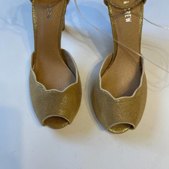 Modcloth Chelsea Crew Scallop Your Alley Heel - Picture 5 of 10